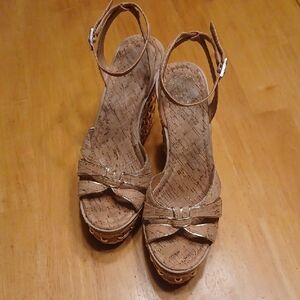 Vince Camuto Gold Weave And Cork Wedge Sandals Size 8M